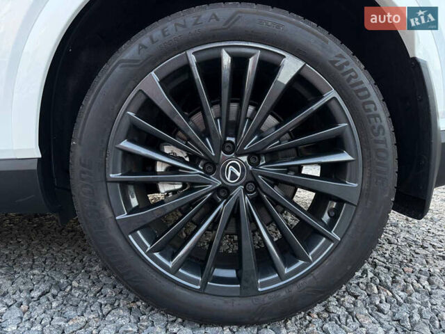 Білий Лексус РХ, об'ємом двигуна 2.4 л та пробігом 6 тис. км за 57500 $, фото 37 на Automoto.ua