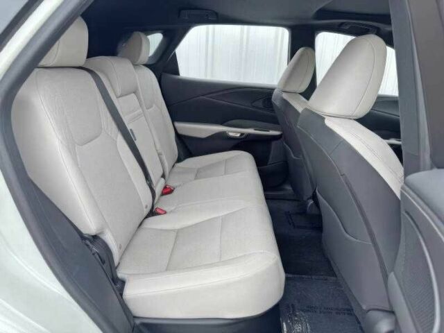 Белый Лексус РХ, объемом двигателя 2.4 л и пробегом 15 тыс. км за 28000 $, фото 17 на Automoto.ua