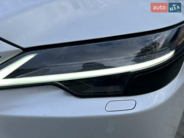 Лексус РХ 2024 в Львове на Automoto.ua Белый Лексус РХ, объемом двигателя 2.5 л и пробегом 1 тыс. км за 66000 $, фото 9 на Automoto.ua