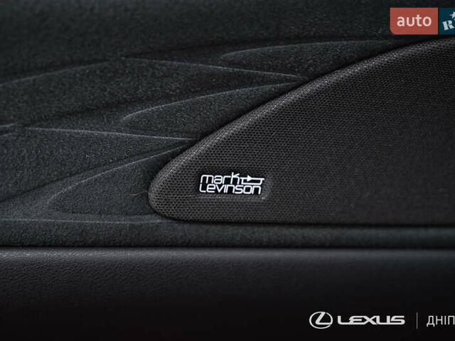 Білий Лексус РХ, об'ємом двигуна 2.4 л та пробігом 43 тис. км за 88000 $, фото 36 на Automoto.ua