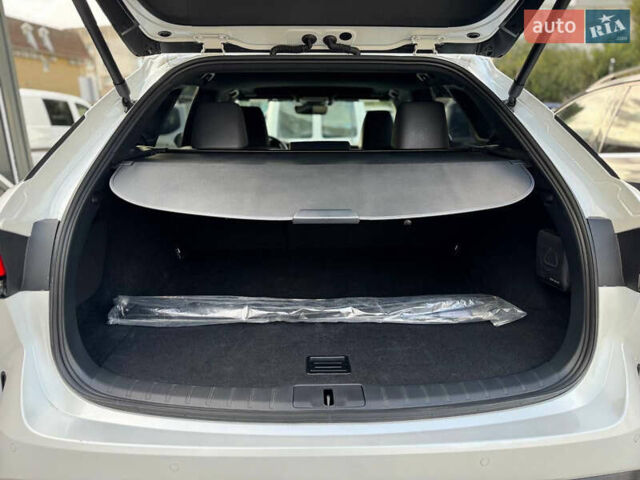 Білий Лексус РХ, об'ємом двигуна 2.4 л та пробігом 6 тис. км за 57500 $, фото 25 на Automoto.ua