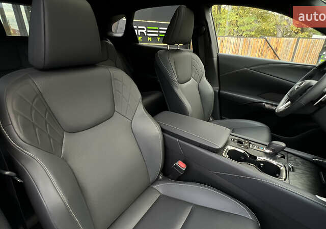 Лексус РХ 2024 в Львове на Automoto.ua Белый Лексус РХ, объемом двигателя 2.5 л и пробегом 1 тыс. км за 66000 $, фото 48 на Automoto.ua