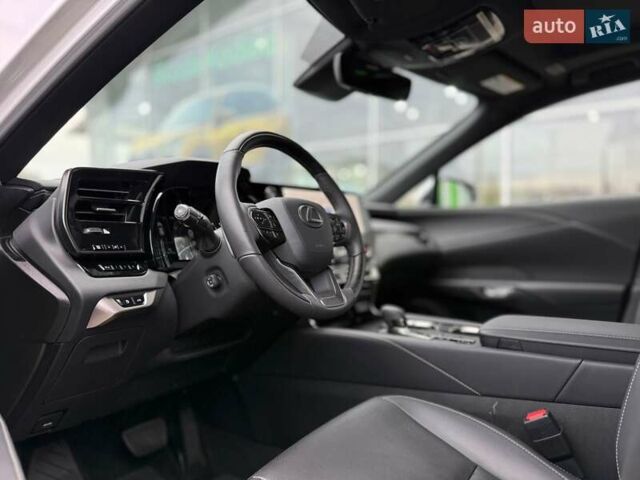 Белый Лексус РХ, объемом двигателя 2.4 л и пробегом 6 тыс. км за 63000 $, фото 12 на Automoto.ua