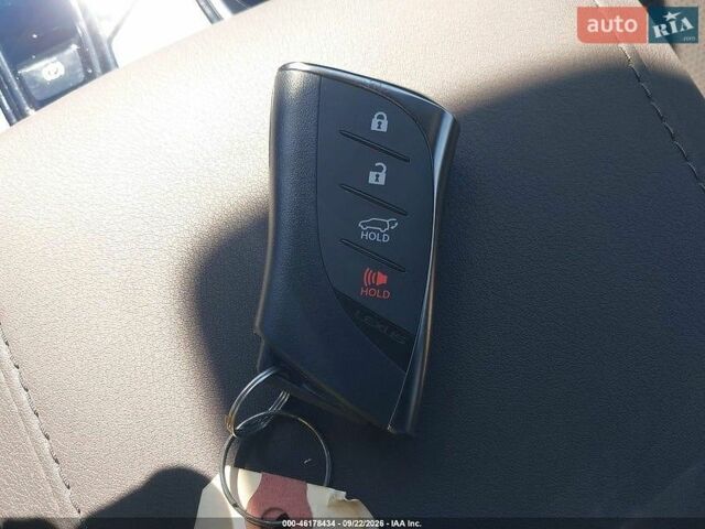 Білий Лексус РХ, об'ємом двигуна 2.5 л та пробігом 53 тис. км за 26300 $, фото 8 на Automoto.ua