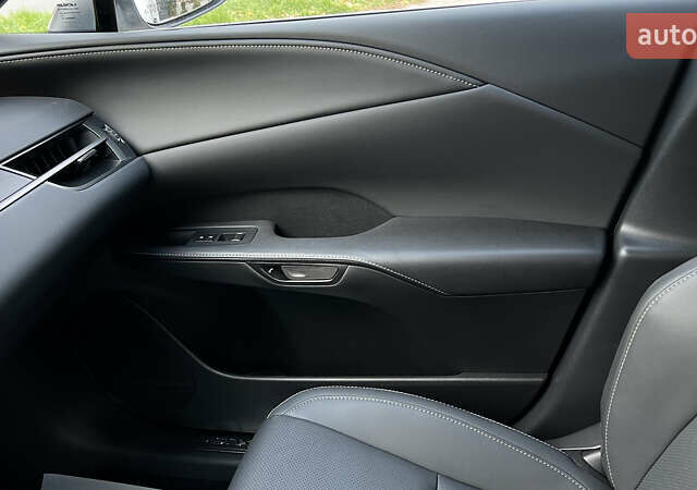 Лексус РХ 2024 в Львове на Automoto.ua Белый Лексус РХ, объемом двигателя 2.5 л и пробегом 1 тыс. км за 66000 $, фото 19 на Automoto.ua