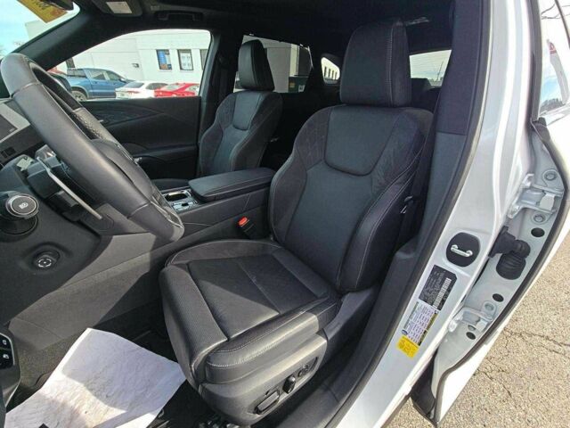 Білий Лексус РХ, об'ємом двигуна 0 л та пробігом 4 тис. км за 30500 $, фото 12 на Automoto.ua