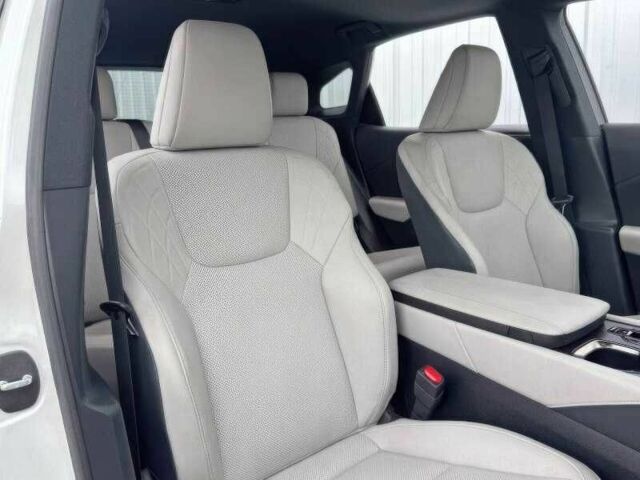 Белый Лексус РХ, объемом двигателя 2.4 л и пробегом 15 тыс. км за 28000 $, фото 14 на Automoto.ua