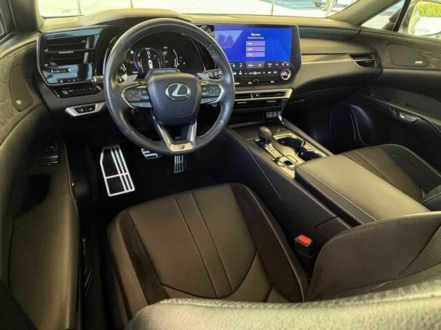 Білий Лексус РХ, об'ємом двигуна 2.4 л та пробігом 10 тис. км за 52000 $, фото 7 на Automoto.ua