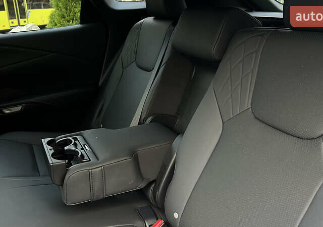 Лексус РХ 2024 в Львове на Automoto.ua Белый Лексус РХ, объемом двигателя 2.5 л и пробегом 1 тыс. км за 66000 $, фото 34 на Automoto.ua