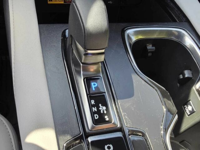 Білий Лексус РХ, об'ємом двигуна 2.5 л та пробігом 11 тис. км за 41000 $, фото 10 на Automoto.ua