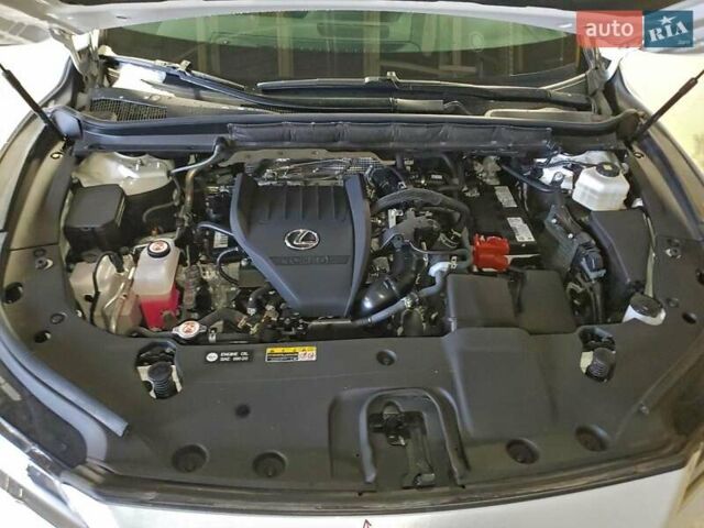 Белый Лексус РХ, объемом двигателя 2.4 л и пробегом 30 тыс. км за 24000 $, фото 11 на Automoto.ua