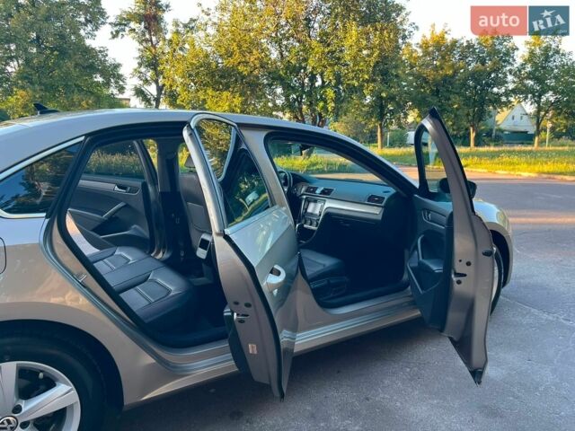 Белый Лексус РХ, объемом двигателя 2.5 л и пробегом 53 тыс. км за 26300 $, фото 14 на Automoto.ua