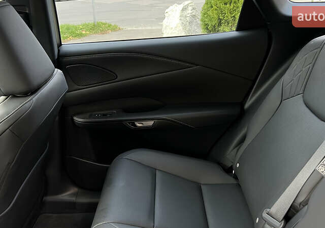 Лексус РХ 2024 в Львове на Automoto.ua Белый Лексус РХ, объемом двигателя 2.5 л и пробегом 1 тыс. км за 66000 $, фото 33 на Automoto.ua