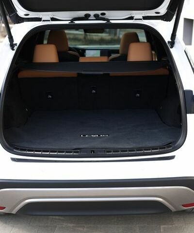 Белый Лексус РХ, объемом двигателя 2.5 л и пробегом 11 тыс. км за 72000 $, фото 5 на Automoto.ua