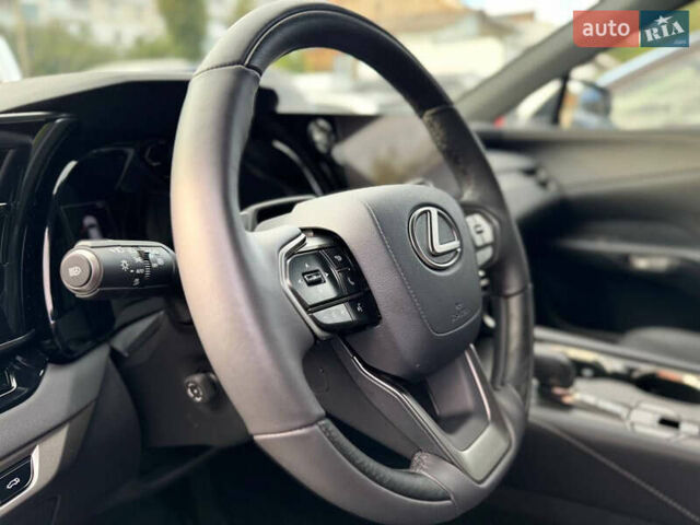 Білий Лексус РХ, об'ємом двигуна 2.4 л та пробігом 6 тис. км за 57500 $, фото 26 на Automoto.ua