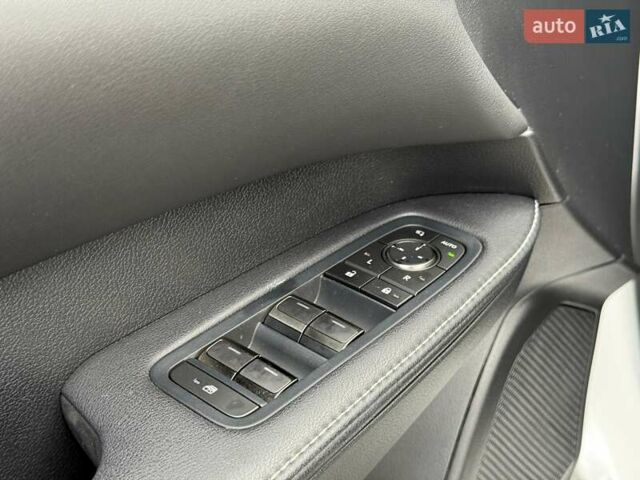 Белый Лексус РХ, объемом двигателя 2.4 л и пробегом 6 тыс. км за 63000 $, фото 17 на Automoto.ua