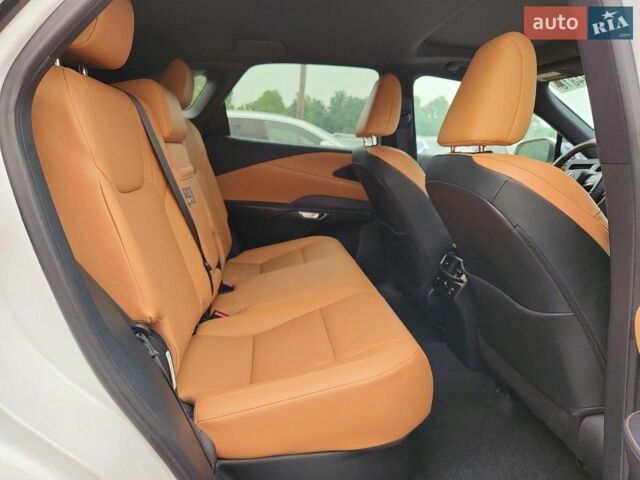 Білий Лексус РХ, об'ємом двигуна 0 л та пробігом 22 тис. км за 21500 $, фото 9 на Automoto.ua