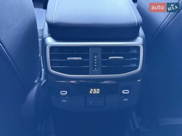 Белый Лексус РХ, объемом двигателя 2.5 л и пробегом 24 тыс. км за 59900 $, фото 9 на Automoto.ua