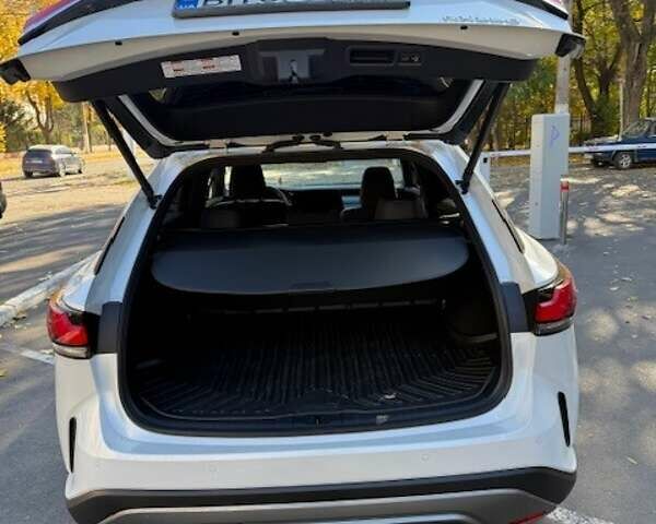 Лексус РХ 2024 в Одессе на Automoto.ua Белый Лексус РХ, объемом двигателя 2.39 л и пробегом 1 тыс. км за 72500 $, фото 10 на Automoto.ua