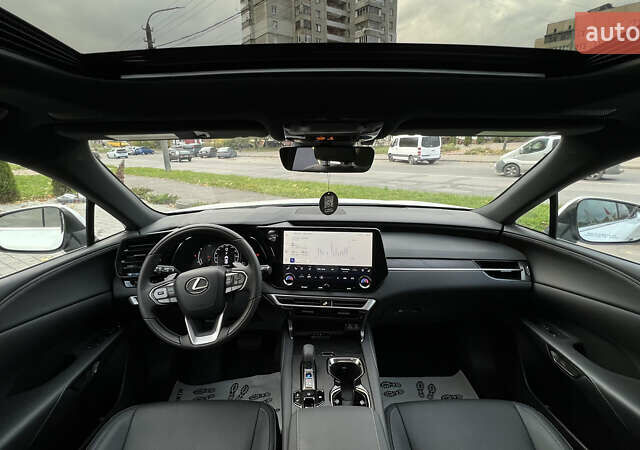 Лексус РХ 2024 в Львове на Automoto.ua Белый Лексус РХ, объемом двигателя 2.5 л и пробегом 1 тыс. км за 66000 $, фото 39 на Automoto.ua
