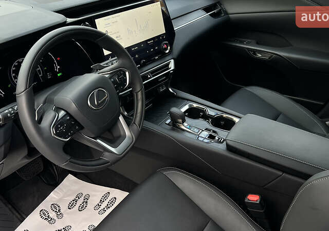 Лексус РХ 2024 в Львове на Automoto.ua Белый Лексус РХ, объемом двигателя 2.5 л и пробегом 1 тыс. км за 66000 $, фото 27 на Automoto.ua