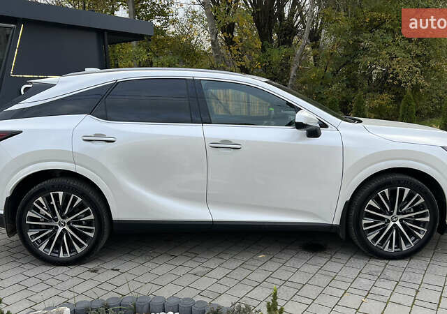 Лексус РХ 2024 в Львове на Automoto.ua Белый Лексус РХ, объемом двигателя 2.5 л и пробегом 1 тыс. км за 66000 $, фото 7 на Automoto.ua