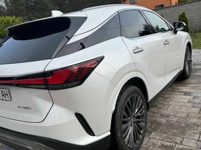 Білий Лексус РХ, об'ємом двигуна 2.4 л та пробігом 45 тис. км за 65000 $, фото 5 на Automoto.ua