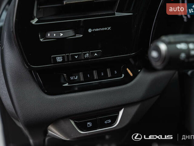 Білий Лексус РХ, об'ємом двигуна 2.4 л та пробігом 43 тис. км за 88000 $, фото 21 на Automoto.ua