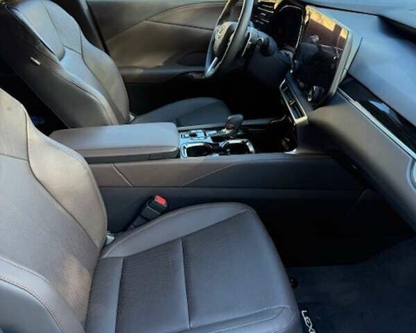 Лексус РХ 2024 в Одессе на Automoto.ua Белый Лексус РХ, объемом двигателя 2.39 л и пробегом 1 тыс. км за 72500 $, фото 12 на Automoto.ua