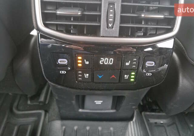 Белый Лексус РХ, объемом двигателя 2.5 л и пробегом 17 тыс. км за 81986 $, фото 14 на Automoto.ua