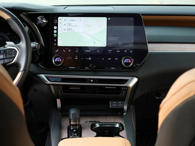 Білий Лексус РХ, об'ємом двигуна 2.5 л та пробігом 20 тис. км за 69000 $, фото 18 на Automoto.ua