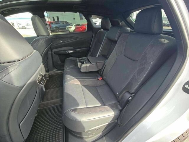 Білий Лексус РХ, об'ємом двигуна 0 л та пробігом 4 тис. км за 30500 $, фото 8 на Automoto.ua