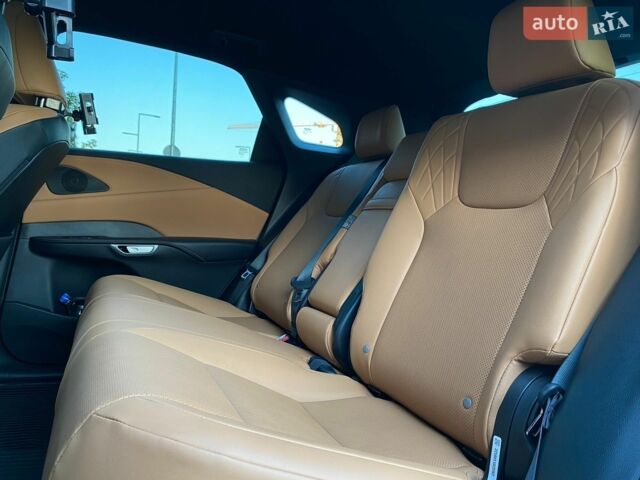 Білий Лексус РХ, об'ємом двигуна 2.49 л та пробігом 1 тис. км за 67500 $, фото 23 на Automoto.ua