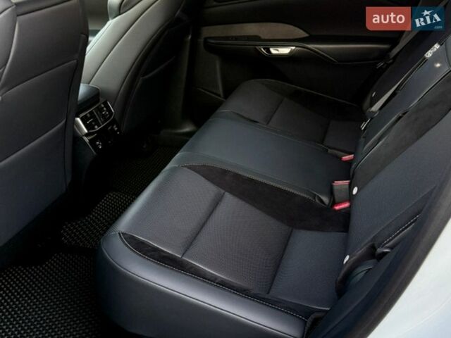 Белый Лексус РХ, объемом двигателя 2.39 л и пробегом 4 тыс. км за 86500 $, фото 13 на Automoto.ua