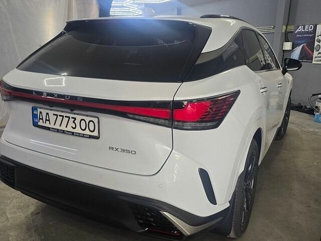 Білий Лексус РХ, об'ємом двигуна 2.4 л та пробігом 7 тис. км за 84000 $, фото 1 на Automoto.ua