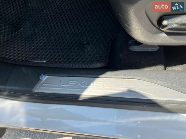 Білий Лексус РХ, об'ємом двигуна 2.39 л та пробігом 23 тис. км за 72000 $, фото 12 на Automoto.ua