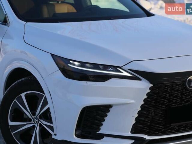 Белый Лексус РХ, объемом двигателя 2.5 л и пробегом 1 тыс. км за 77000 $, фото 3 на Automoto.ua