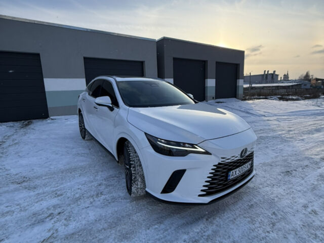 Белый Лексус РХ, объемом двигателя 2.5 л и пробегом 7 тыс. км за 77000 $, фото 4 на Automoto.ua