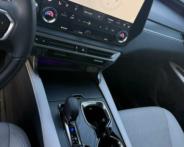 Белый Лексус РХ, объемом двигателя 2.5 л и пробегом 7 тыс. км за 77000 $, фото 14 на Automoto.ua