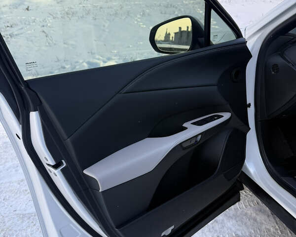 Белый Лексус РХ, объемом двигателя 2.5 л и пробегом 7 тыс. км за 77000 $, фото 8 на Automoto.ua