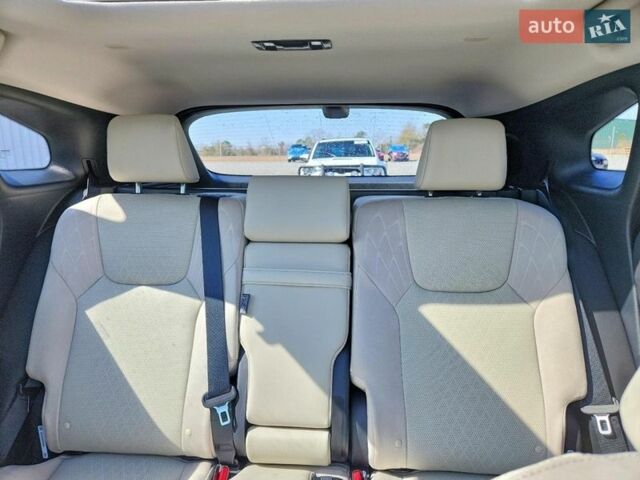 Білий Лексус РХ, об'ємом двигуна 2.4 л та пробігом 4 тис. км за 20000 $, фото 9 на Automoto.ua