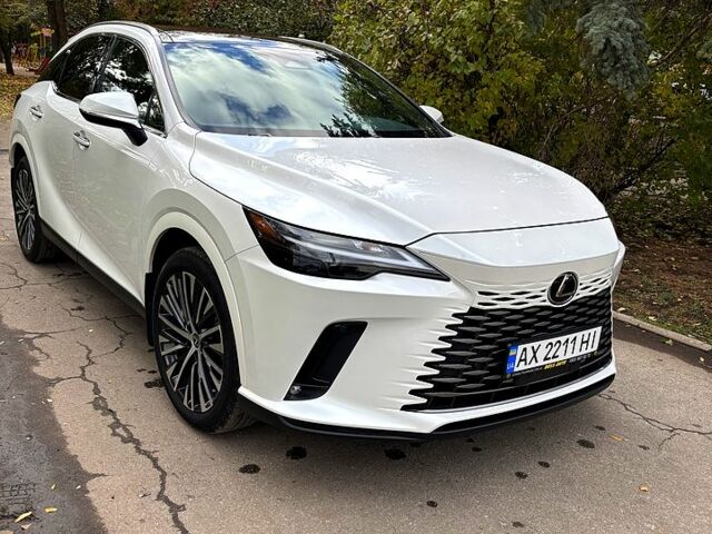 Білий Лексус РХ, об'ємом двигуна 2.5 л та пробігом 4 тис. км за 93000 $, фото 2 на Automoto.ua