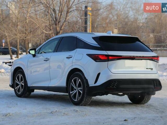 Белый Лексус РХ, объемом двигателя 2.5 л и пробегом 1 тыс. км за 77000 $, фото 4 на Automoto.ua