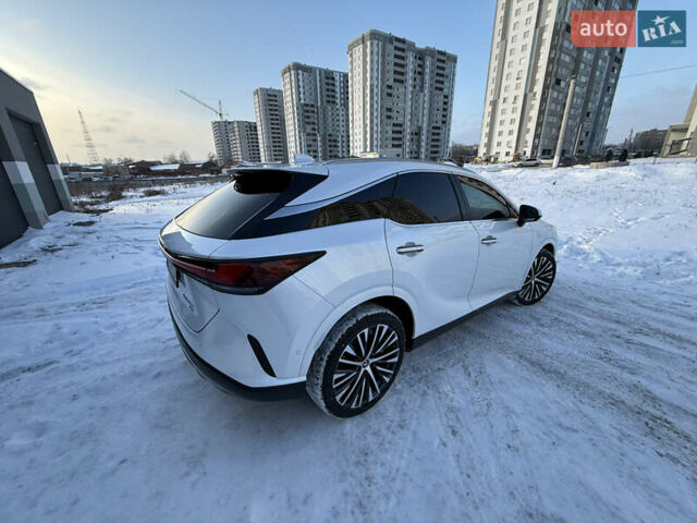 Белый Лексус РХ, объемом двигателя 2.5 л и пробегом 7 тыс. км за 77000 $, фото 5 на Automoto.ua