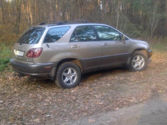 Бежевий Лексус РХ, об'ємом двигуна 0 л та пробігом 3 тис. км за 5000 $, фото 2 на Automoto.ua