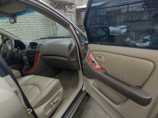 Бежевий Лексус РХ, об'ємом двигуна 0 л та пробігом 3 тис. км за 5000 $, фото 11 на Automoto.ua