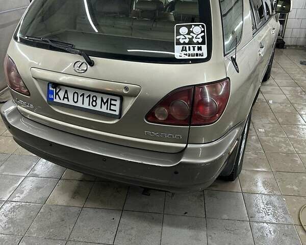 Лексус РХ 1998 в Киеве на Automoto.ua Бежевый Лексус РХ, объемом двигателя 3 л и пробегом 420 тыс. км за 5550 $, фото 2 на Automoto.ua