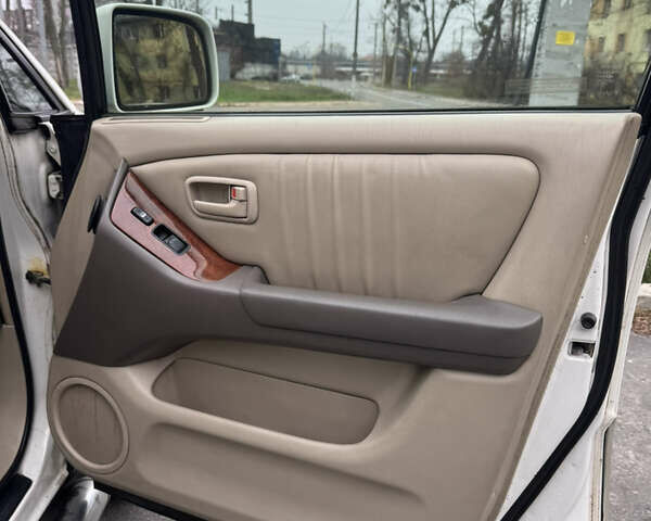 Бежевый Лексус РХ, объемом двигателя 0 л и пробегом 274 тыс. км за 5300 $, фото 9 на Automoto.ua