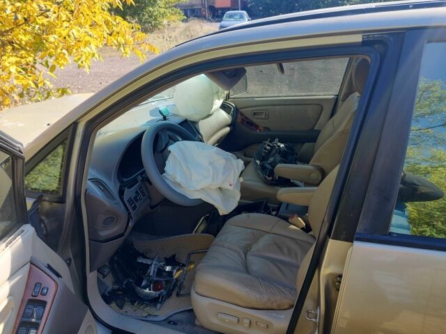 Лексус РХ 2000 в Белгород-Днестровском на Automoto.ua Бежевый Лексус РХ, объемом двигателя 3 л и пробегом 320 тыс. км за 1800 $, фото 2 на Automoto.ua