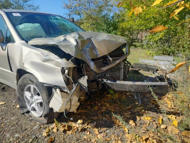 Лексус РХ 2000 в Белгород-Днестровском на Automoto.ua Бежевый Лексус РХ, объемом двигателя 3 л и пробегом 320 тыс. км за 1800 $, фото 1 на Automoto.ua